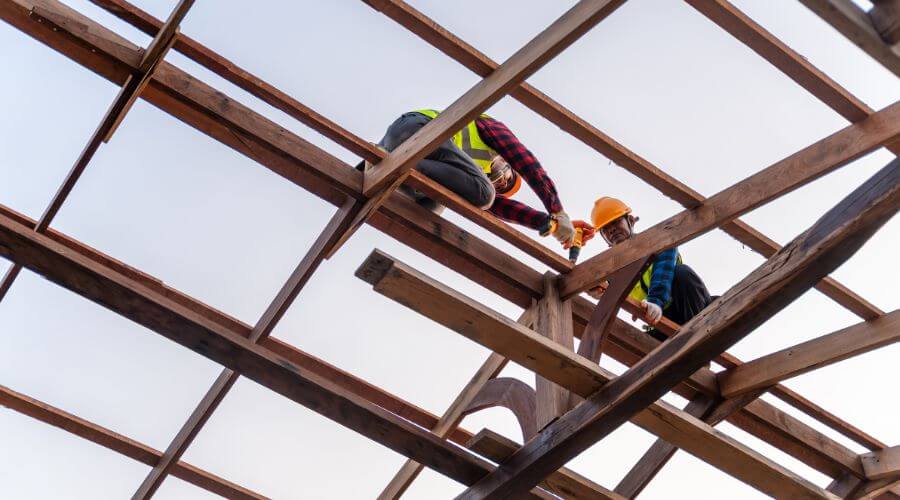 Professional gutter cleaning services in Highland, IL